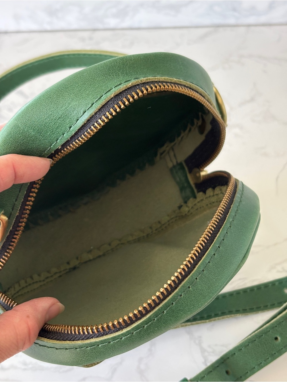 NWOT Portland Leather Green Round Crossbody Bag, sz Small - Picture 5 of 9